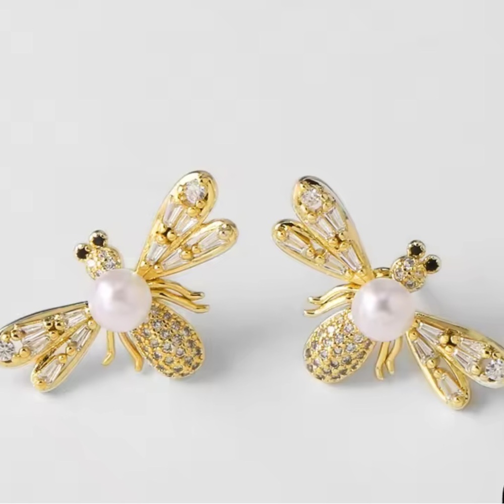 Vintage Gold Pearl Bee Earrings